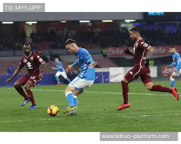 足总杯激战巴萨与那不勒斯平局精彩瞬间引发全场热烈反响分析